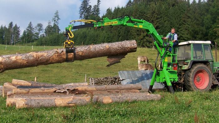 Anbaugeräte für Dreipunkt-Anbau und Schlepper-Zugmaul